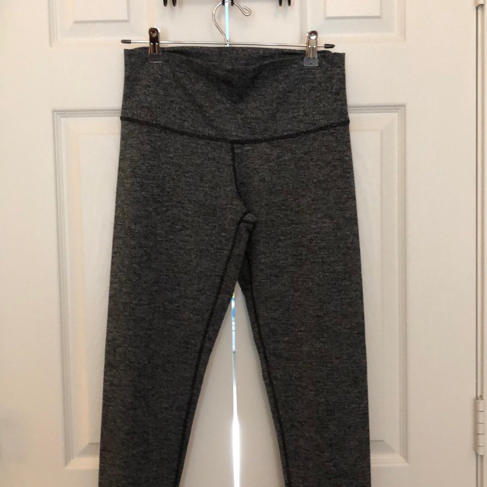 DYI brand ath-leisure leggings LIKE NEW